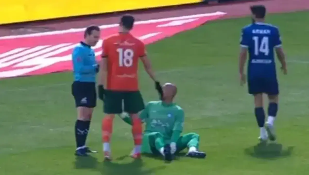 دربی جنجالی کرمان بدون VAR؛ اعتراض تند گل‌گهر به تصمیم عجیب داوران!