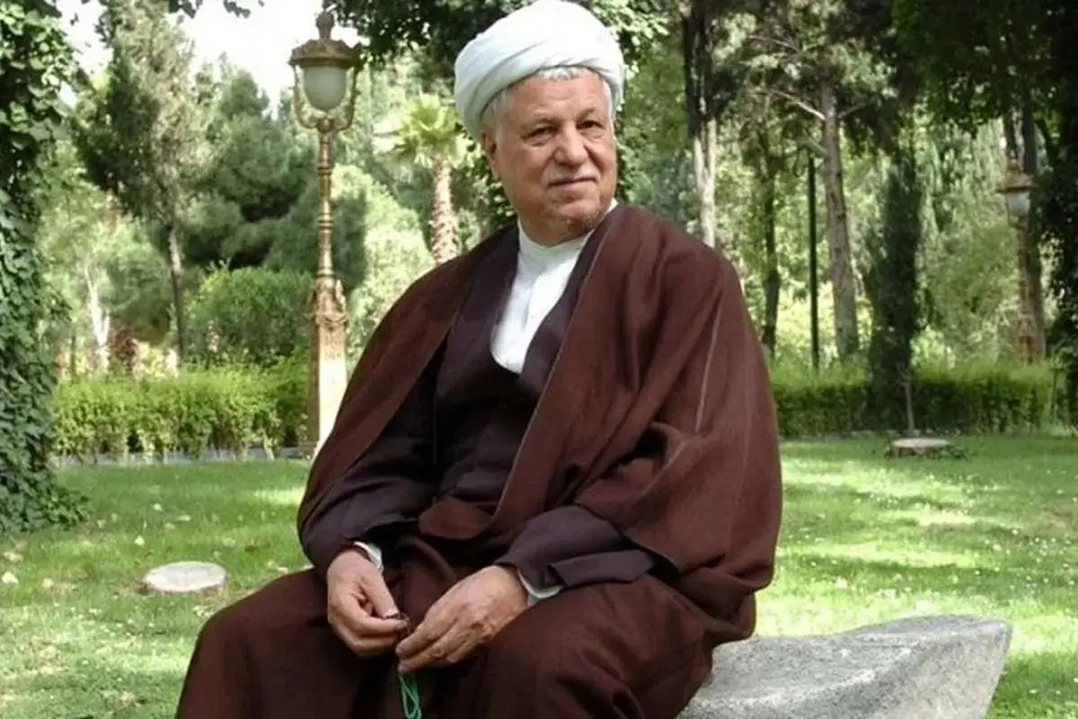 نگاهی نادر به هاشمی رفسنجانی در کنار یاسر عرفات و چهره‌های انقلاب بهمن ۵۷