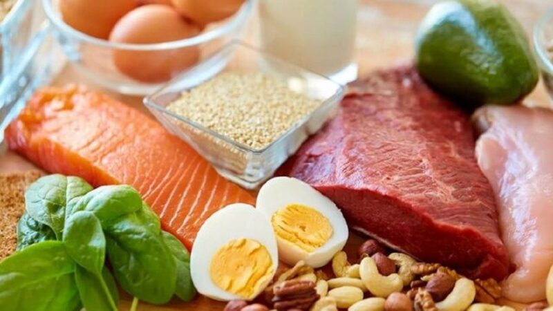 چطور بفهمیم بدن‌مان به پروتئین بیشتری نیاز دارد؟ نشانه‌های هشداردهنده که نباید نادیده بگیرید!