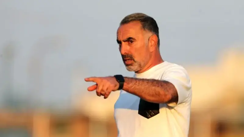 حمله ناگهانی محمود فکری به خبرنگاران؛ گوشی‌ها چگونه ربوده شدند؟