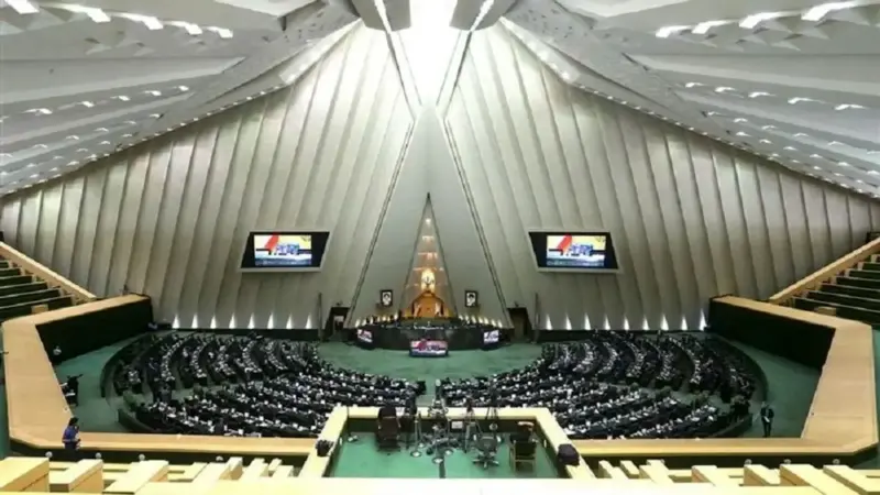 جلسه غیرعلنی مجلس برای نجات معیشت مردم و کنترل بحران ارزی؛ پشت پرده تصمیمات مهم چیست؟