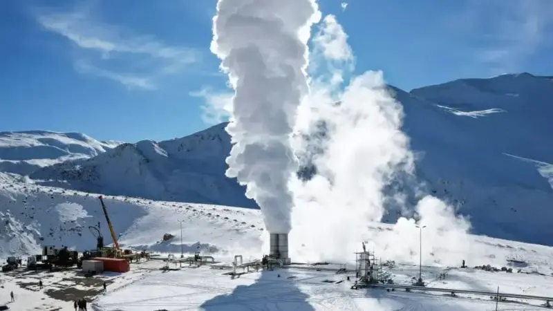 نخستین نیروگاه زمین‌گرمایی ایران در سرمای منفی ۱۵ درجه؛ برق پایدار در آستانه تولد!