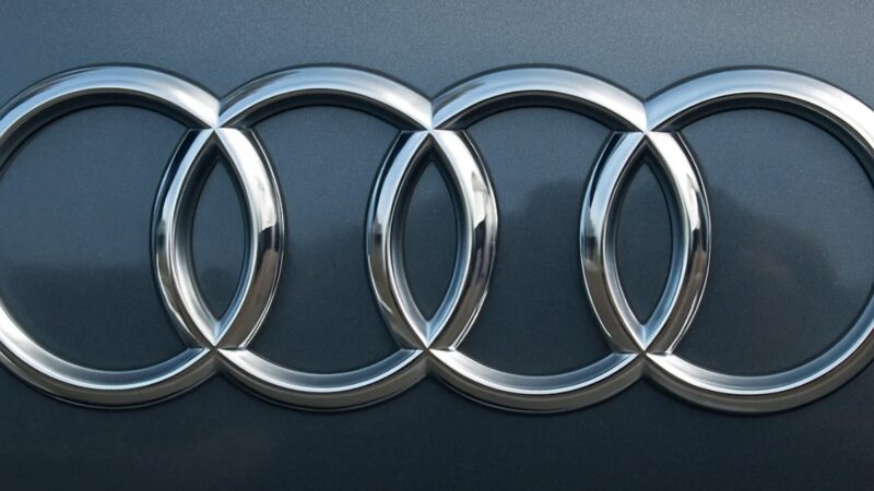 آئودی چگونه روی شیب برفی عمودی مثل یک قهرمان می‌چسبد؟ راز مهندسی که همه را شوکه کرد!