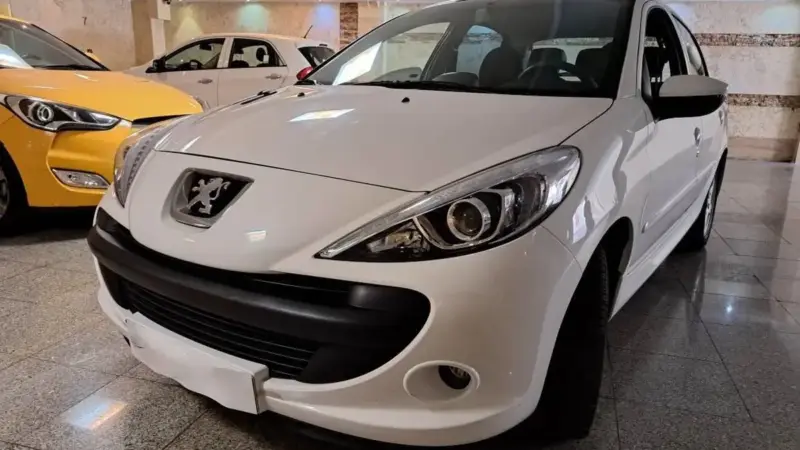 کاهش ۲۰ میلیونی قیمت سورن پلاس؛ پژو ۲۰۷ همچنان ثابت در بازار امروز ایران‌خودرو!