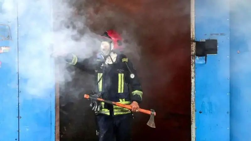 آتش‌سوزی مهار شده در پتروشیمی آبادان؛ خبری از مصدومیت و توقف تولید نیست!