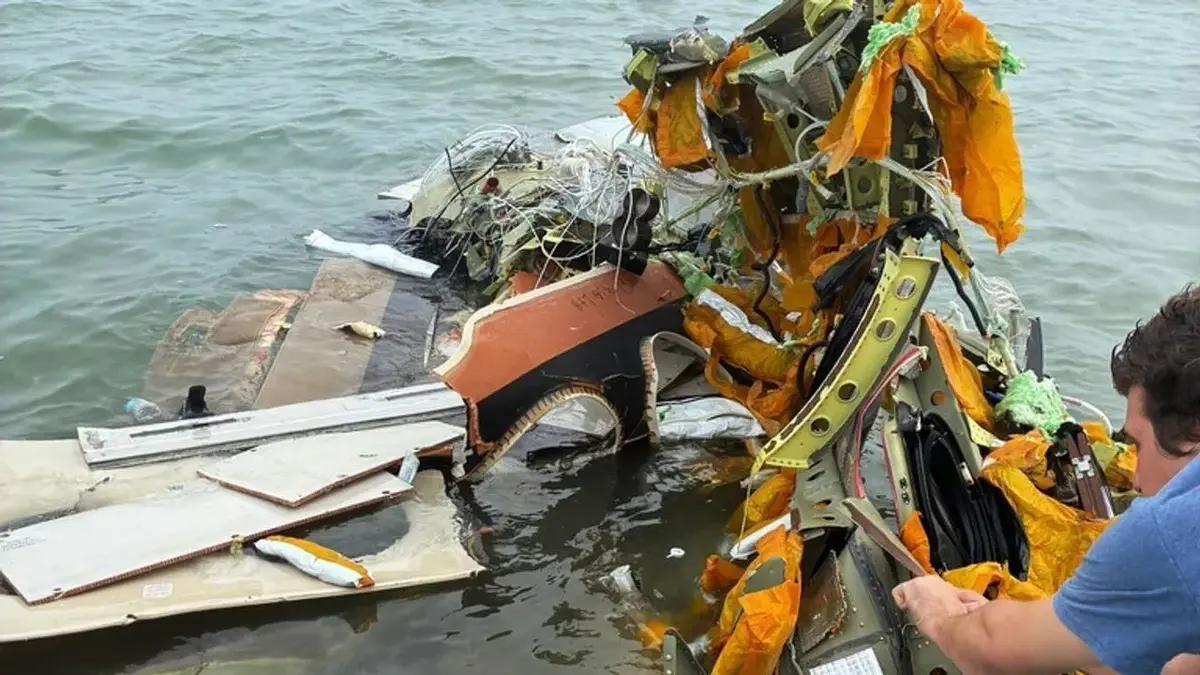 سقوط هولناک هواپیمای نیروی دریایی آمریکا در تگزاس؛ ۶ کشته، از جمله کودک دو ساله سوخته!