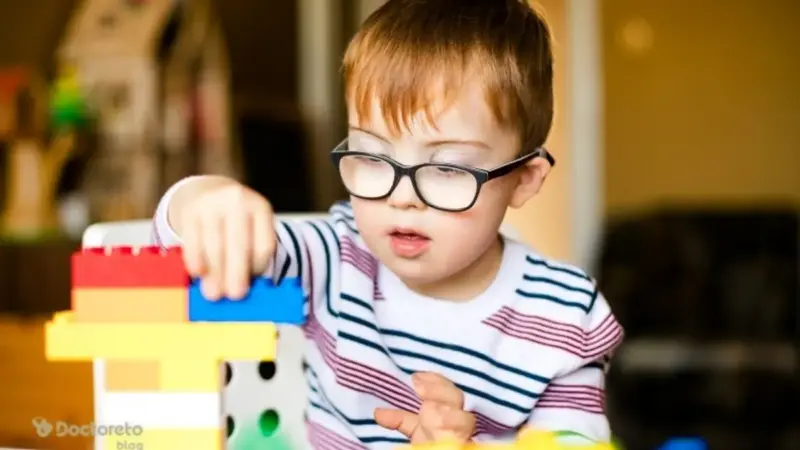 چرا خانواده‌های بیماران اوتیسم باید ماهانه ۲۵ میلیون تومان هزینه کنند؟ داستان تلخ حذف بیمه‌ها از توانبخشی