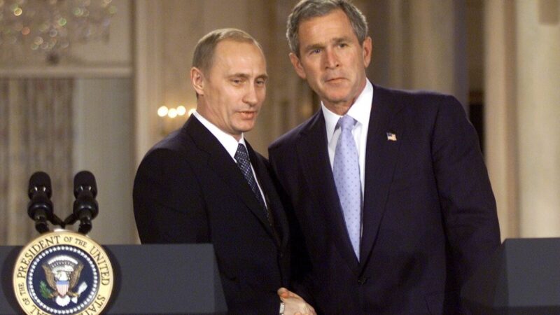 اسناد محرمانه فاش می‌کند؛ نقش مذاکرات پوتین و بوش در تغییر موضع روسیه درباره ایران چیست؟