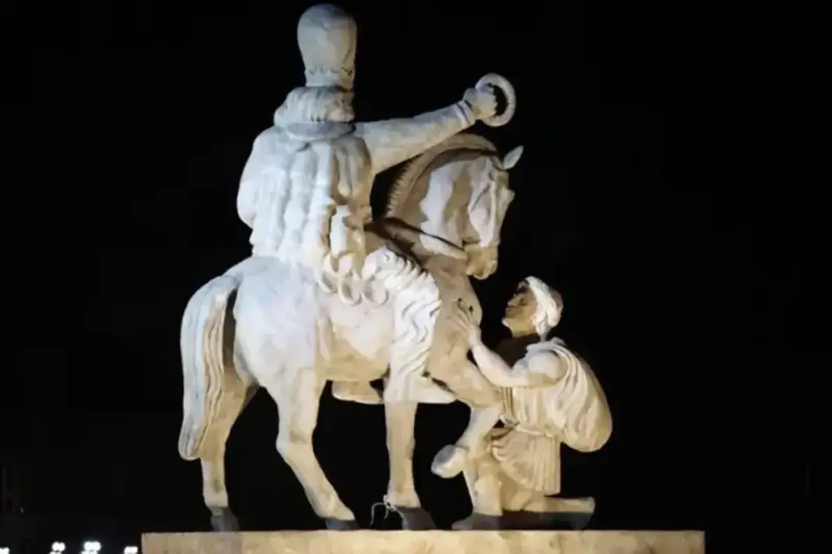 شوک بزرگ؛ نماد ایستادگی ملت ایران در پارکینگ شهرداری دود می‌گیرد! +عکس