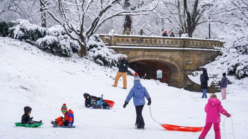 طوفان زمستانی سهمگین نیویورک و نیوجرسی را درگیر کرد؛ سفرها پس از کریسمس به نقطه پرخطر رسید!