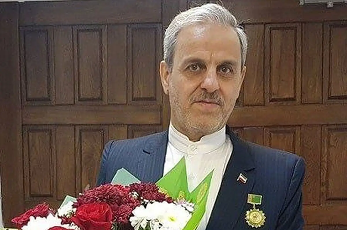 سفیر ایران نشان ویژه ۳۰ سال بی‌طرفی ترکمنستان را دریافت کرد؛ نمادی از اعتماد و صلح!