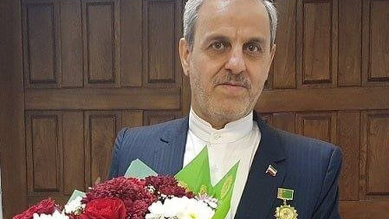سفیر ایران نشان ویژه سی‌سال بی‌طرفی ترکمنستان را دریافت کرد؛ دستاوردی مهم در روابط دو کشور