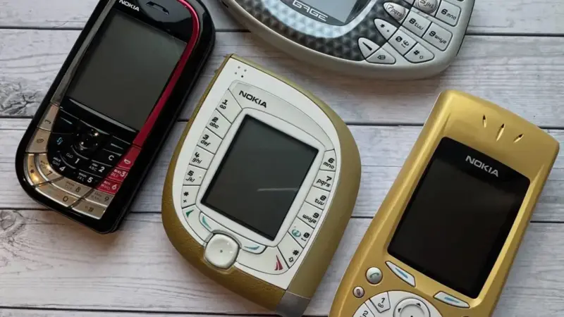 نوکیا چگونه گوشی‌هایش را به آثار هنری تبدیل کرد؟ تصاویر شگفت‌انگیز از طراحی‌های نوستالژیک!