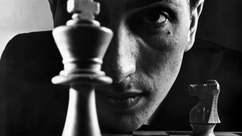بابی فیشر؛ نابغه شطرنج که قهرمان شد اما در دل تاریکی غرق شد