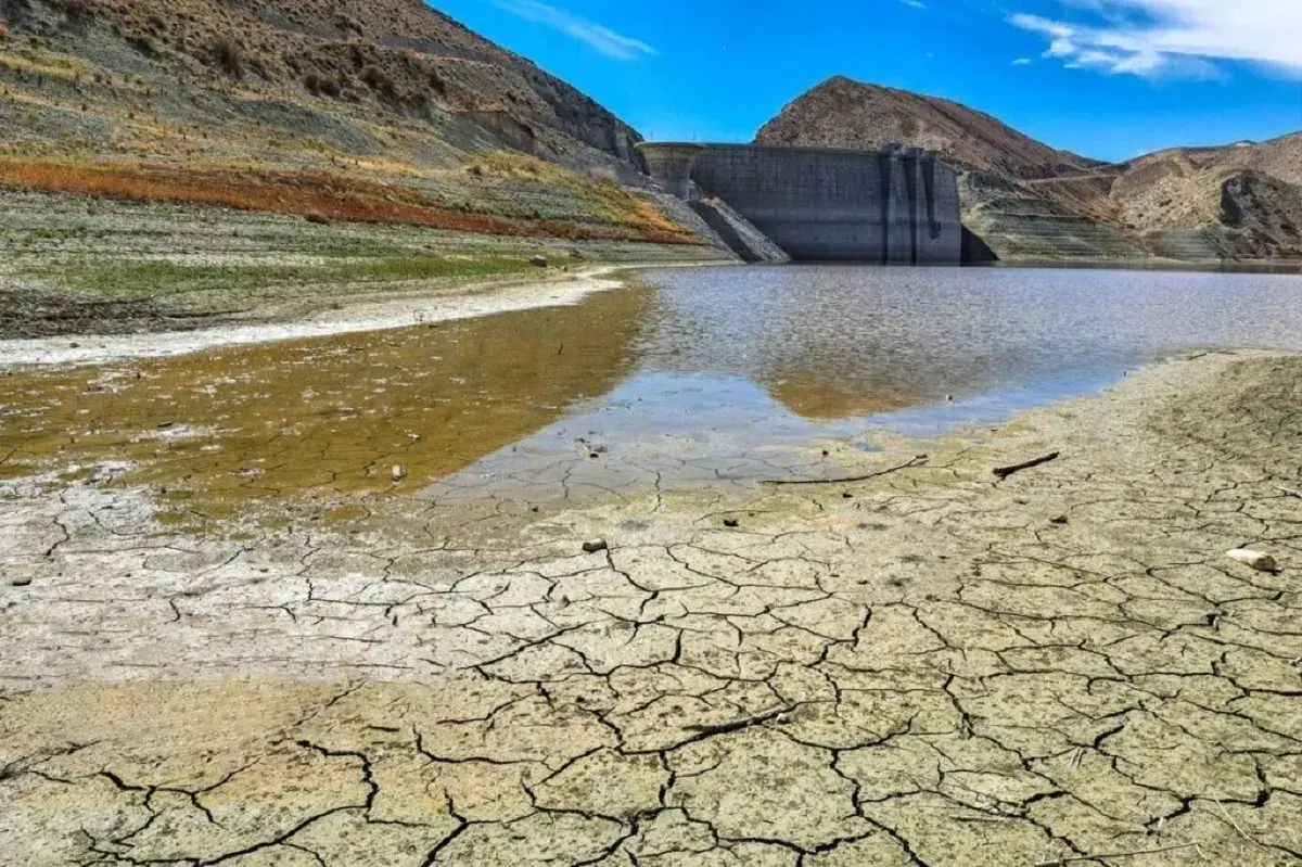 وضعیت هشداردهنده ذخایر آب تهران؛ سدها فقط ۳ درصد پر شده‌اند!