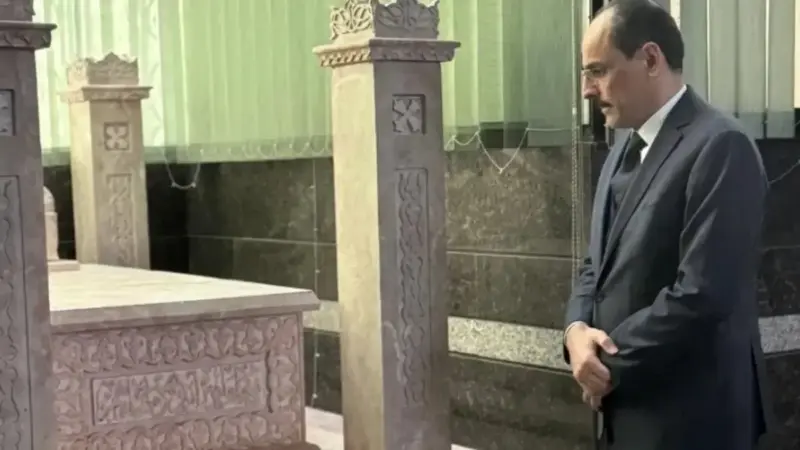 رئیس سازمان اطلاعات ترکیه چرا به مزار «فارابی» رفت؟