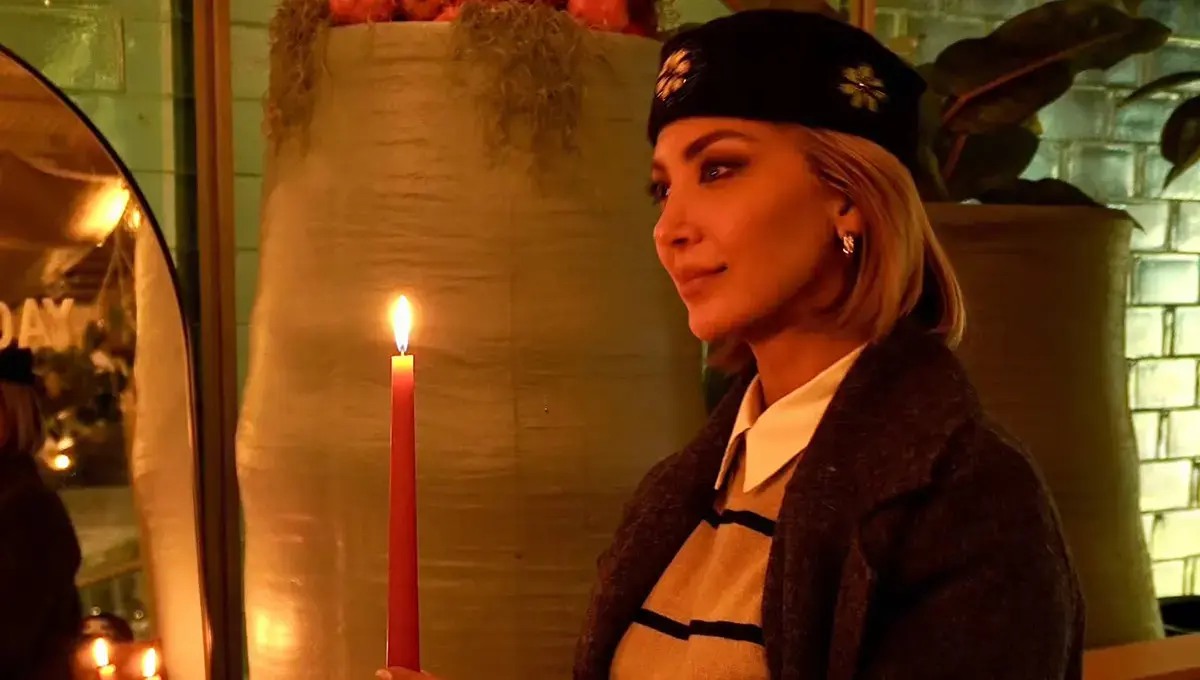 استایل یلدایی مینا مختاری در رستوران همسرش (عکس)