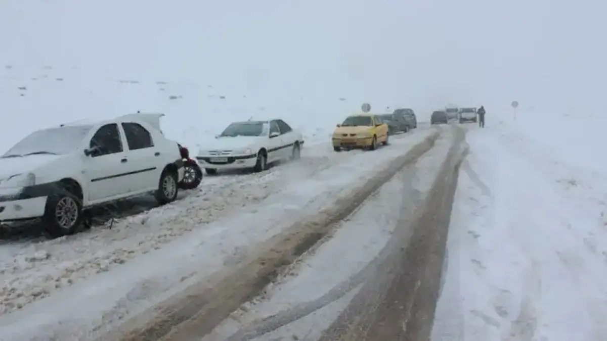 ریزش کوه و کولاک و برف: ۱۱ جاده در این 5 استان از مدار خارج شدند