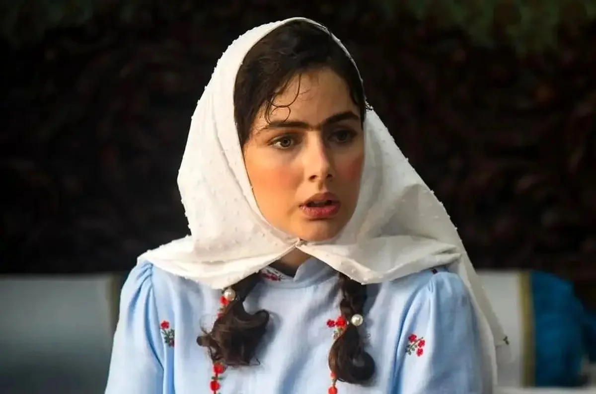 تیپ مانکنی فرزانه فرنام در «بامداد خمار»؛ دلبری بی‌نظیر بازیگر جوان سینما و تلویزیون