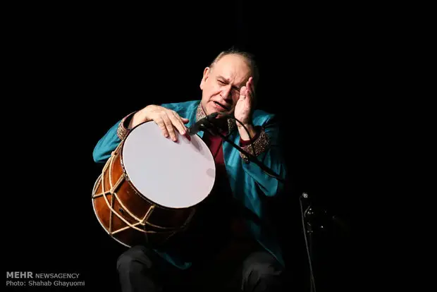 وحید اسداللهی با نغمه‌های ناب آذربایجانی تالار وحدت را به شور می‌آورد!