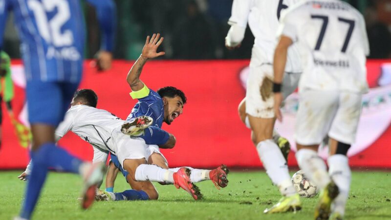 تصمیمات جنجالی کوپال ناظمی در هفته‌ای که داوران را به حاشیه برد؛ محرومیت در انتظار است؟