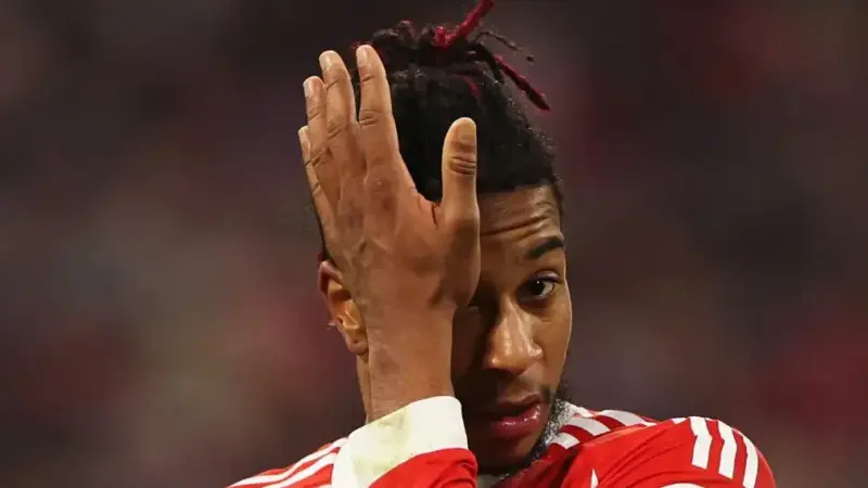 بازگشت شگفت‌انگیز ستاره بایرن پس از جراحی چشم؛ تمرینات گروهی را از دست نداد!