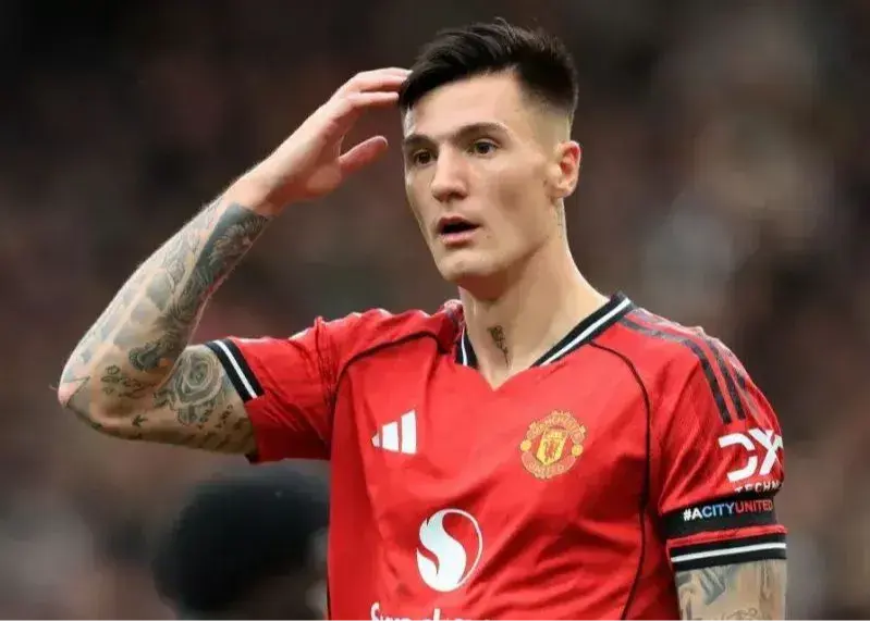 منچستریونایتد چگونه ۸۰ میلیون یورو را در نقل‌وانتقالات هدر داد؟