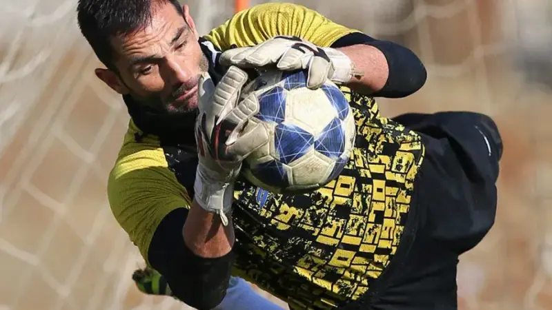 بازگشت جنجالی شماره یک استقلال از مادرید به تهران؛ چه اتفاقی پشت پرده است؟