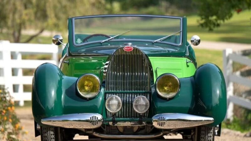 بوگاتی کلاسیک با رنگ «سبز درخت کریسمس» چطور دل هواداران را ربود؟