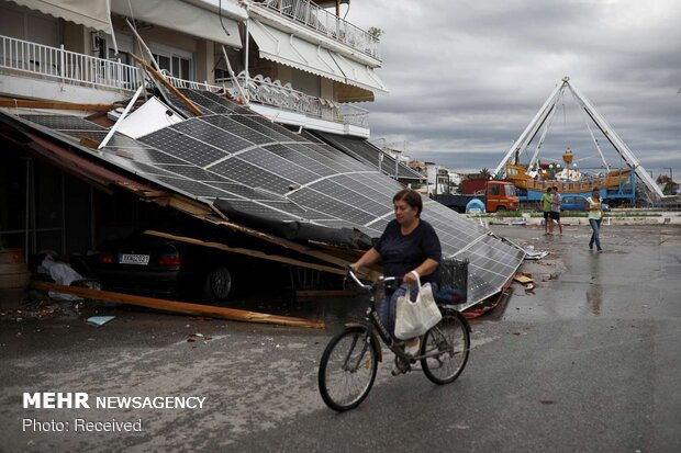 توفان سهمگین «بایرون» در یونان؛ سیل مهیب خاطرات تلخ ۲۰۱۷ را زنده کرد!