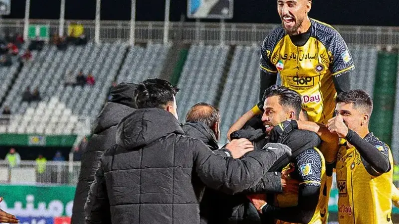 با عبور از پرسپولیس، سپاهان صدرنشین شد