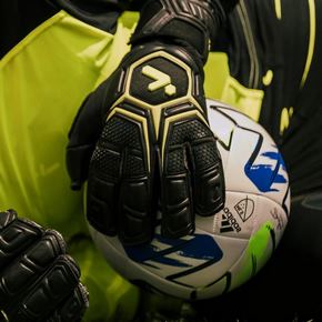 درگذشت تلخ و ناگهانی دروازه‌بان 15 ساله ناتینگهام فارست؛ فوتبالی که ماتم گرفت