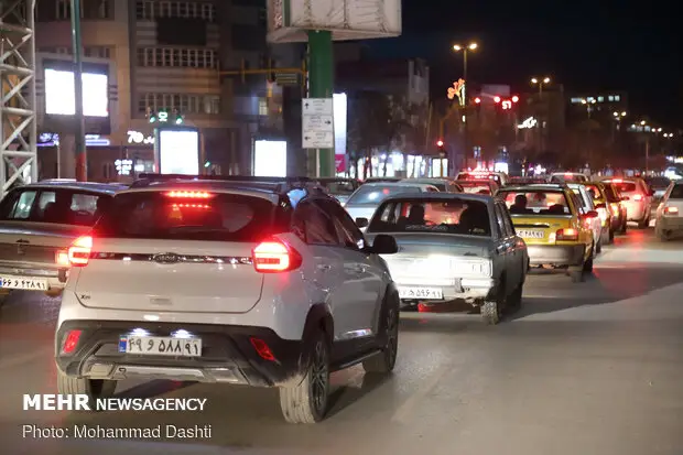 ترافیک سنگین و نفس‌گیر در محور خروجی قمصر؛ رانندگان در انتظار راهکار فوری!