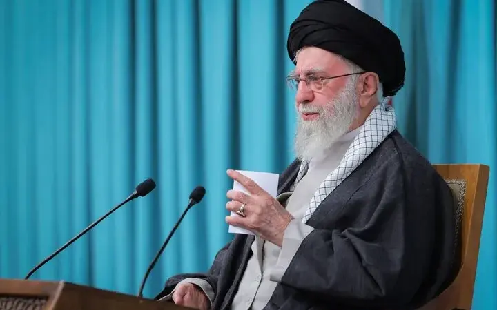 رهبر انقلاب: اینکه قیمت ارز افسار پاره کنه و روز به روز بالاتر بره اصلا قابل قبول نیست؛ بنده 2 سال پیش گفتم که…+ویدیو