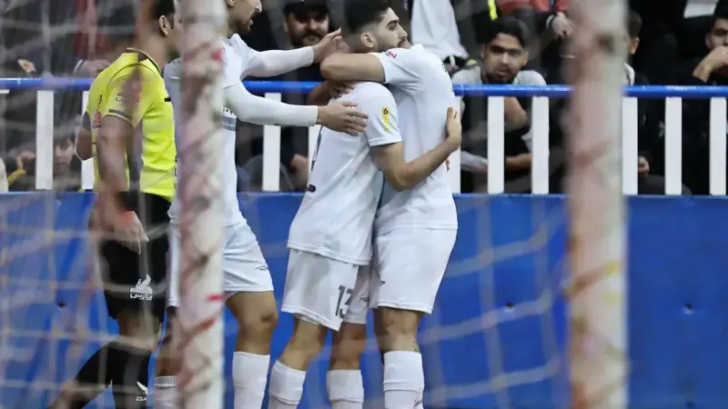 گیتی‌پسند با پیروزی بی‌وقفه، مدعیان لیگ را در سراب گذاشت!