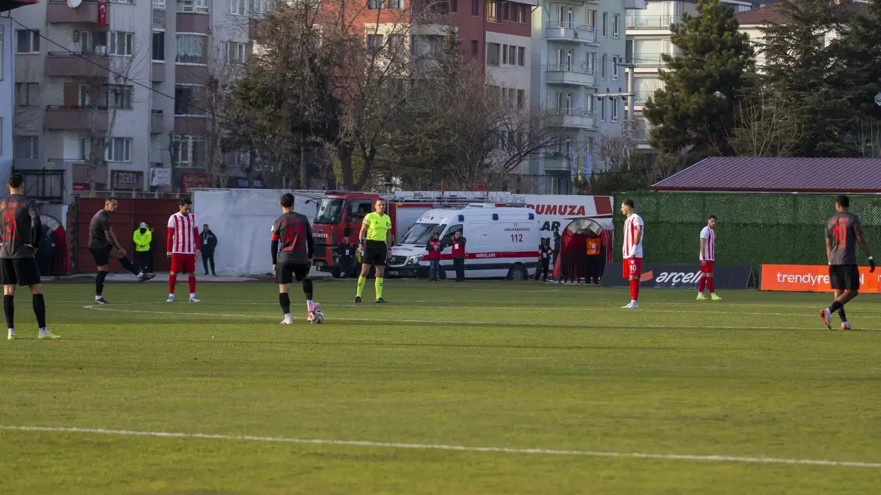 اعتراض بی‌سابقه در فوتبال ترکیه؛ بازیکنان حقوق نگرفتند، زمین بازی را تحریم کردند!