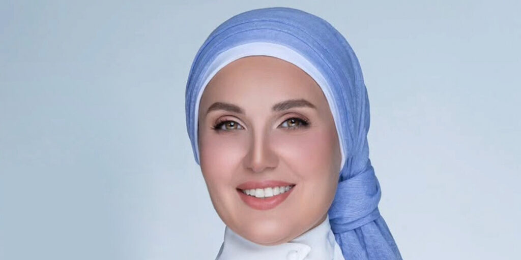 گلوریا هاردی با آرایش معجزه‌آسا ۲۰ سال جوان‌تر شد؛ این تغییر را از دست ندهید!