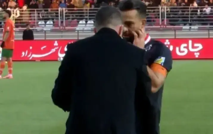 لحظه‌ای که اوسمار سروش رفیعی را وسط شادی گل فراخواند؛ راز تاکتیکی پرسپولیس فاش شد!