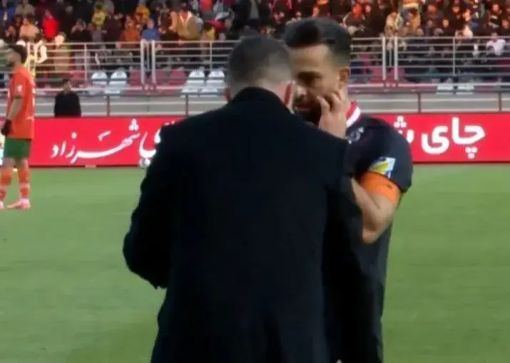 لحظه‌ای که اوسمار سروش رفیعی را وسط شادی گل فراخواند؛ راز تاکتیکی پرسپولیس فاش شد!