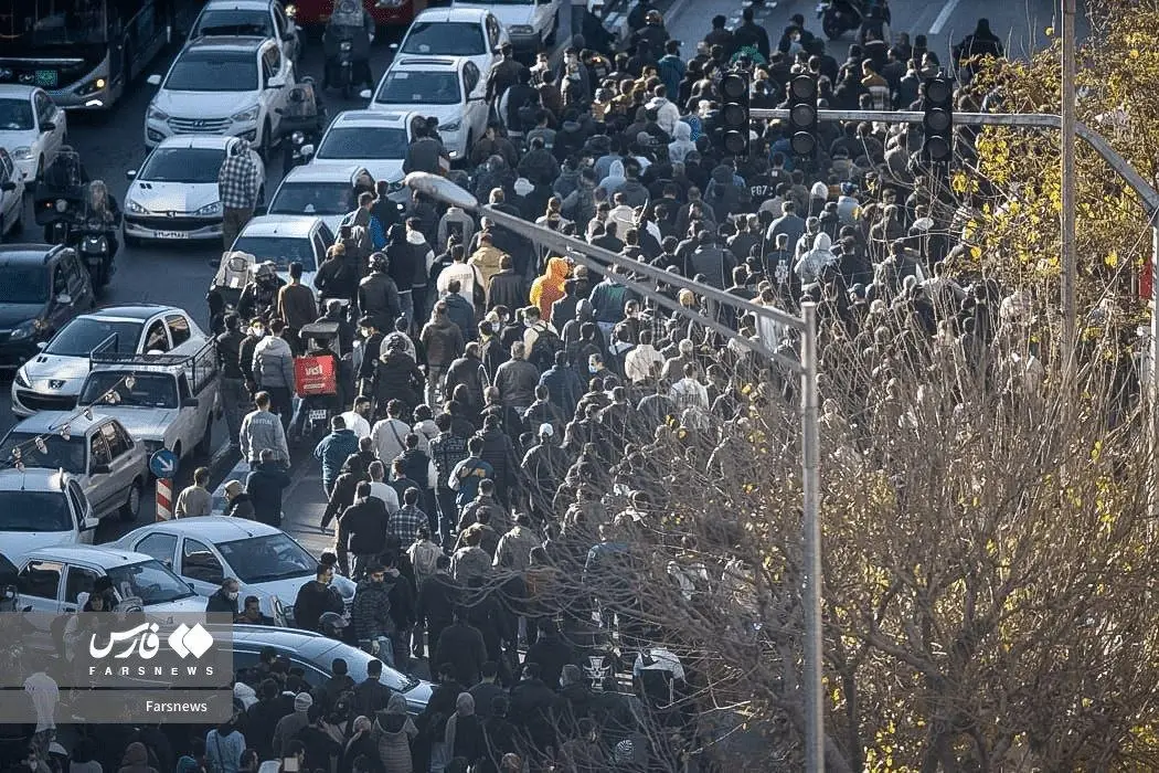 عکس| سفر زمان؛ «نریمان شیری فرد» در یکی از فیلم‌هایش قبل از انقلاب در کنار «سعید راد»