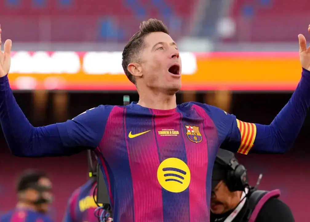 ملاقات محرمانه لواندوفسکی با رقیب سرسخت مسی در بارسلونا؛ آینده‌ای پر رمز و راز در انتظار؟