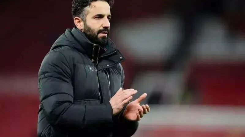 آموریم لو داد؛ منچستریونایتد در ژانویه به دنبال خرید شوکه‌کننده هافبک دفاعی است!