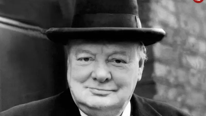 سفر باورنکردنی به گذشته؛ چرچیل سوار بر اسب در هند قرن نوزدهم!