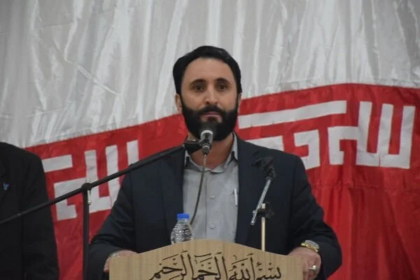 عزیزی: زن، کلید کرامت و تمدن‌سازی در برابر مصرف‌گرایی غربی