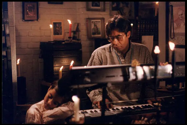 پخش ویژه «خواهران غریب» به مناسبت زادروز کارگردان مطرح سینما؛ داستانی که قلب‌ها را به هم پیوند می‌دهد