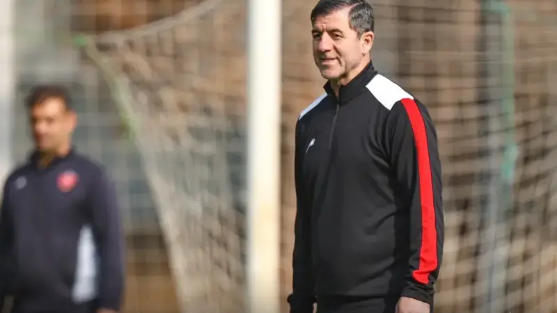 واکنش غیرمنتظره هواداران پس از اهانت به کریم باقری در تبریز؛ حمایت بی‌سابقه از اسطوره فوتبال ایران!