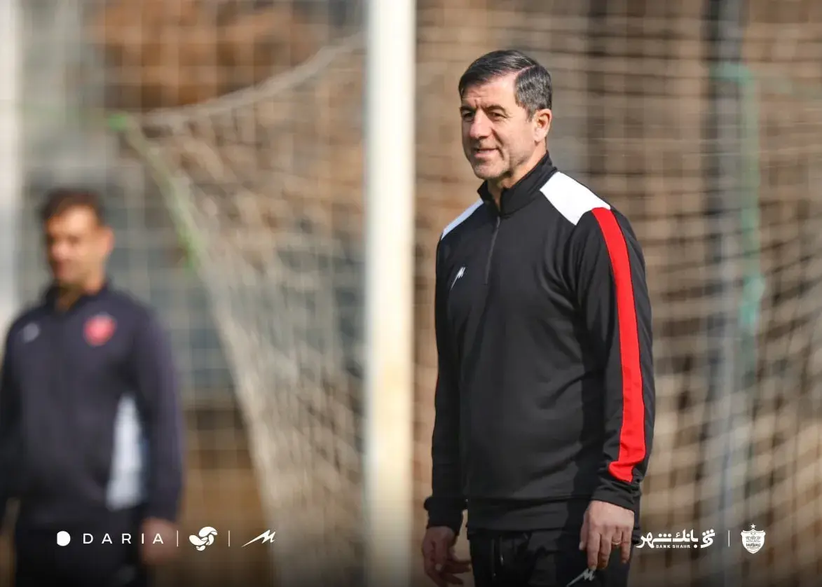 واکنش غیرمنتظره هواداران پس از اهانت به کریم باقری در تبریز؛ حمایت بی‌سابقه از اسطوره فوتبال ایران!