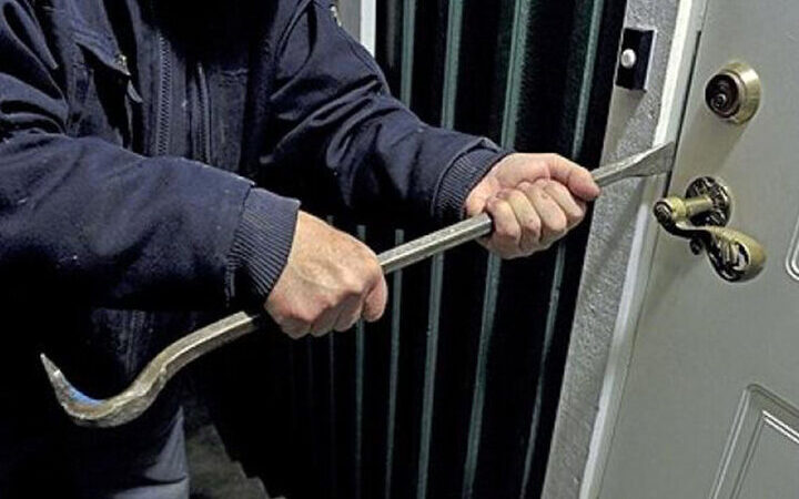 باند حرفه‌ای سارقان منازل در کرج پس از تعقیب پلیسی متلاشی شد!