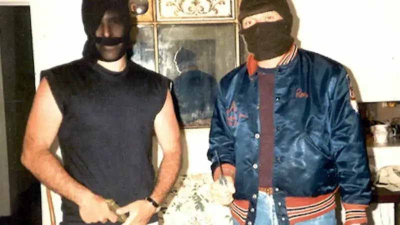 افشاگری جدید: جفری اپستین چگونه دلال اسلحه مخفی برای ایران و کنترا شد؟