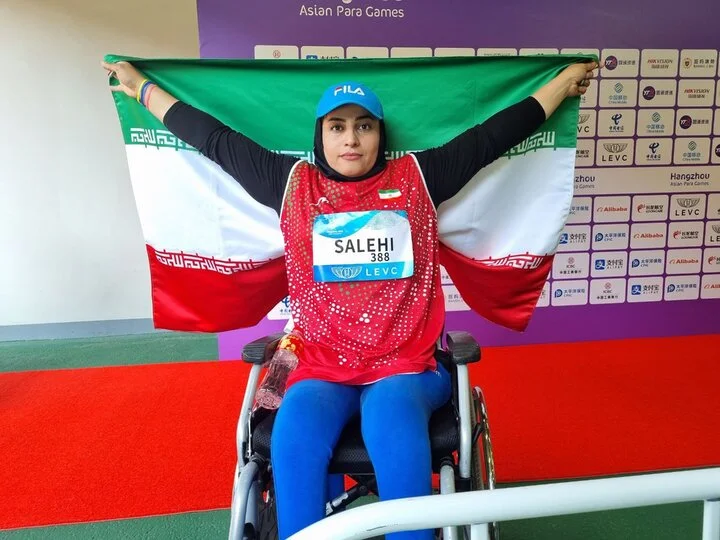 استاندار خوزستان در دیداری ویژه از قهرمان پارالمپیک جهان و آسیا تقدیر کرد